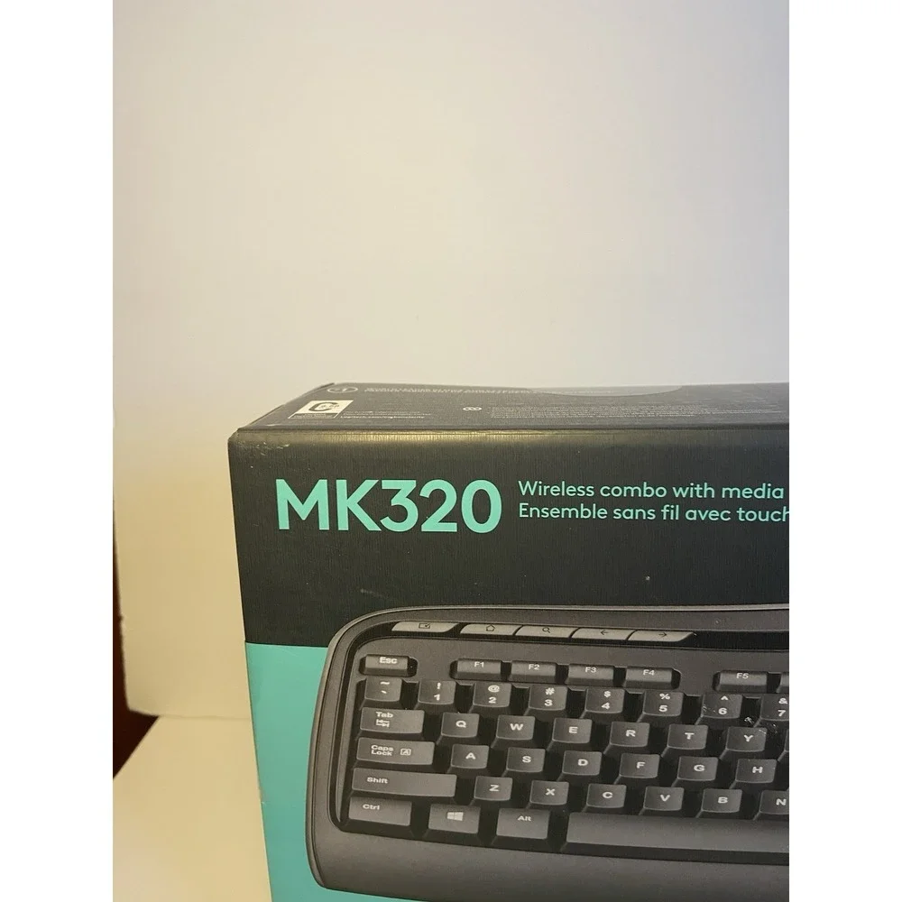 Logitech‎ Key Board - Picture 2 of 6